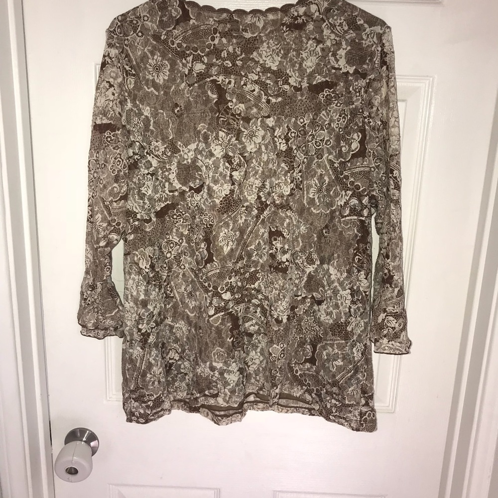 Beautiful shirt - Picture 2 of 3